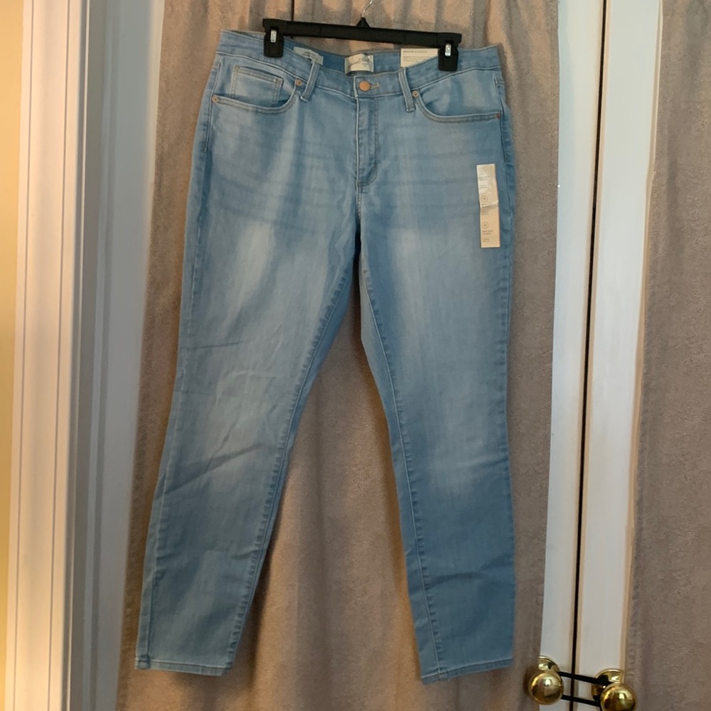 NWT Universal Thread light wash skinny jeans size 14/32R